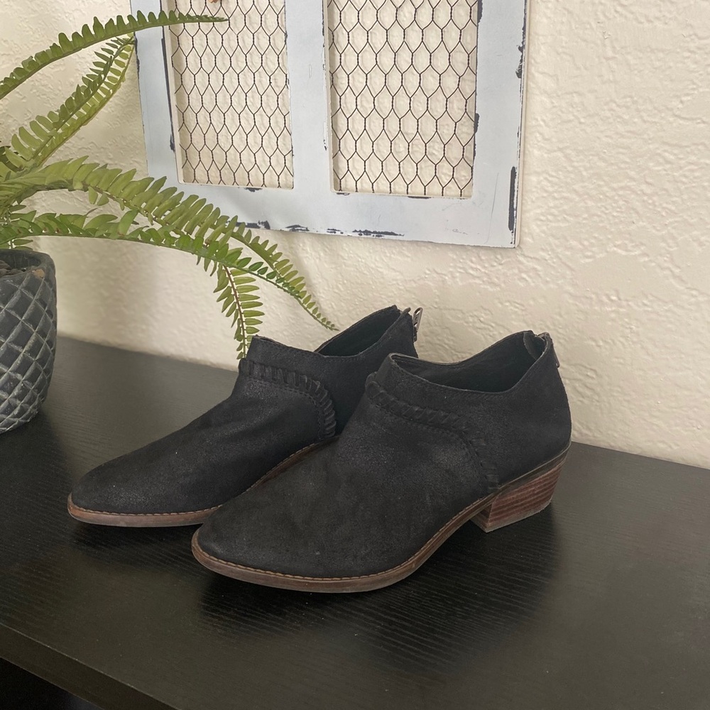 SOLD Lucky Brand black leather short ankle boot